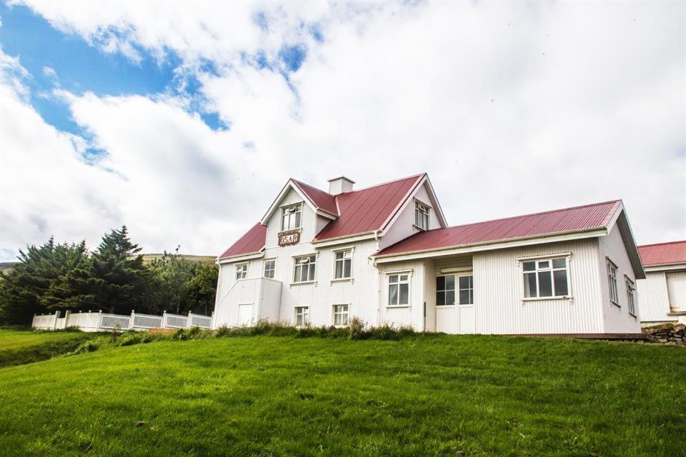 Osar Hostel Tjorn Экстерьер фото